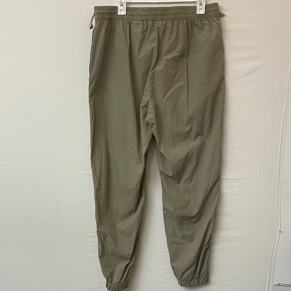 H&M Olive Green Lightweight Jogger Pants Women’s Size L (k6)✨